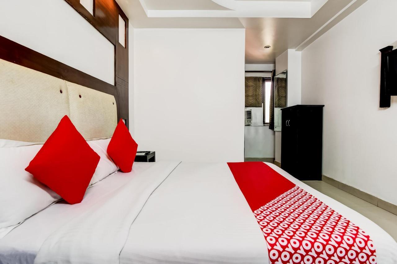 Oyo 7781 Hotel Sai International Nueva Delhi Exterior foto